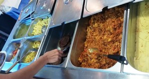 Alimentos y bebidas