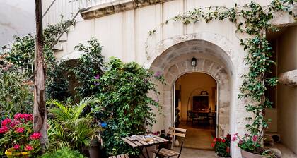 CharmSuites - charming flat in Ortigia