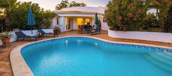 Charming getaway w/ pool & BBQ