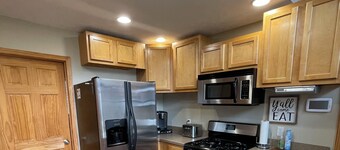 Perfect Getaway! Secluded Modern 3 Bedroom, 2 Bath Cabin on 12.5 Private Acres
