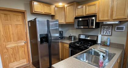 Perfect Getaway! Secluded Modern 3 Bedroom, 2 Bath Cabin on 12.5 Private Acres