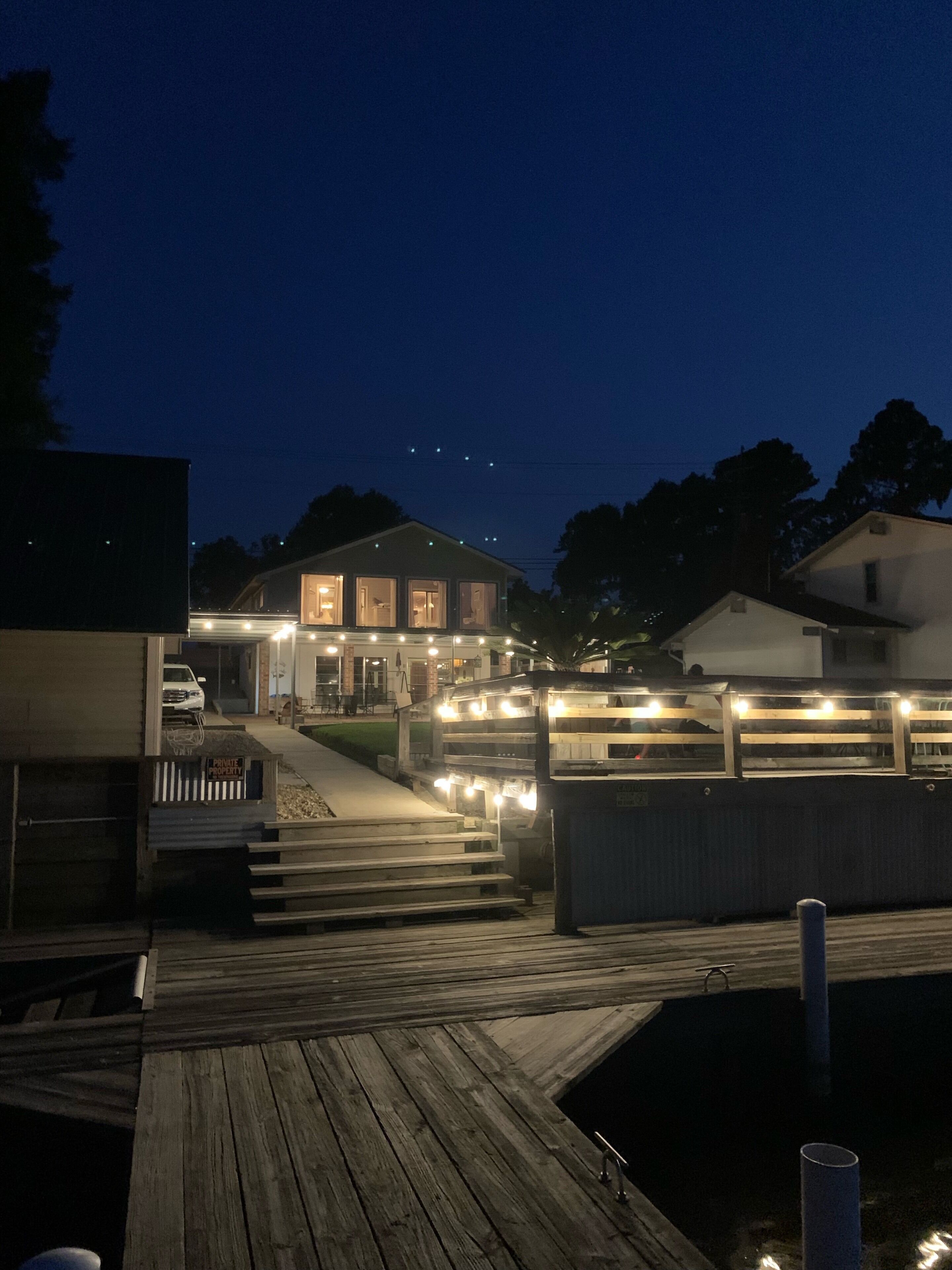 Rubies on the River- large yard, private pier, great for couples and families