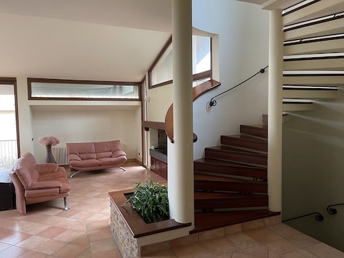 Villa Relax ganzes Haus mit Terrasse Balkone zentral 12 min vom Meer entfernt