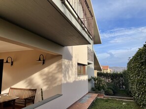 Outdoor dining - Independent RELAX villa 2-5 people 12 min from the sea (Massa Marittima)