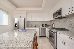 Fridge, microwave, oven, stovetop - Million Dollar Views Cabo San Lucas (Cabo San Lucas)