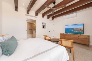 4 chambres, bureau, chambres insonorisées, fer et planche à repasser