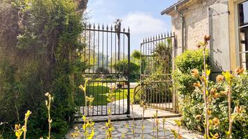 Enceinte de lâhĂ©bergement