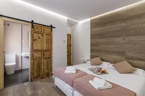 6 bedrooms, desk, iron/ironing board, travel crib