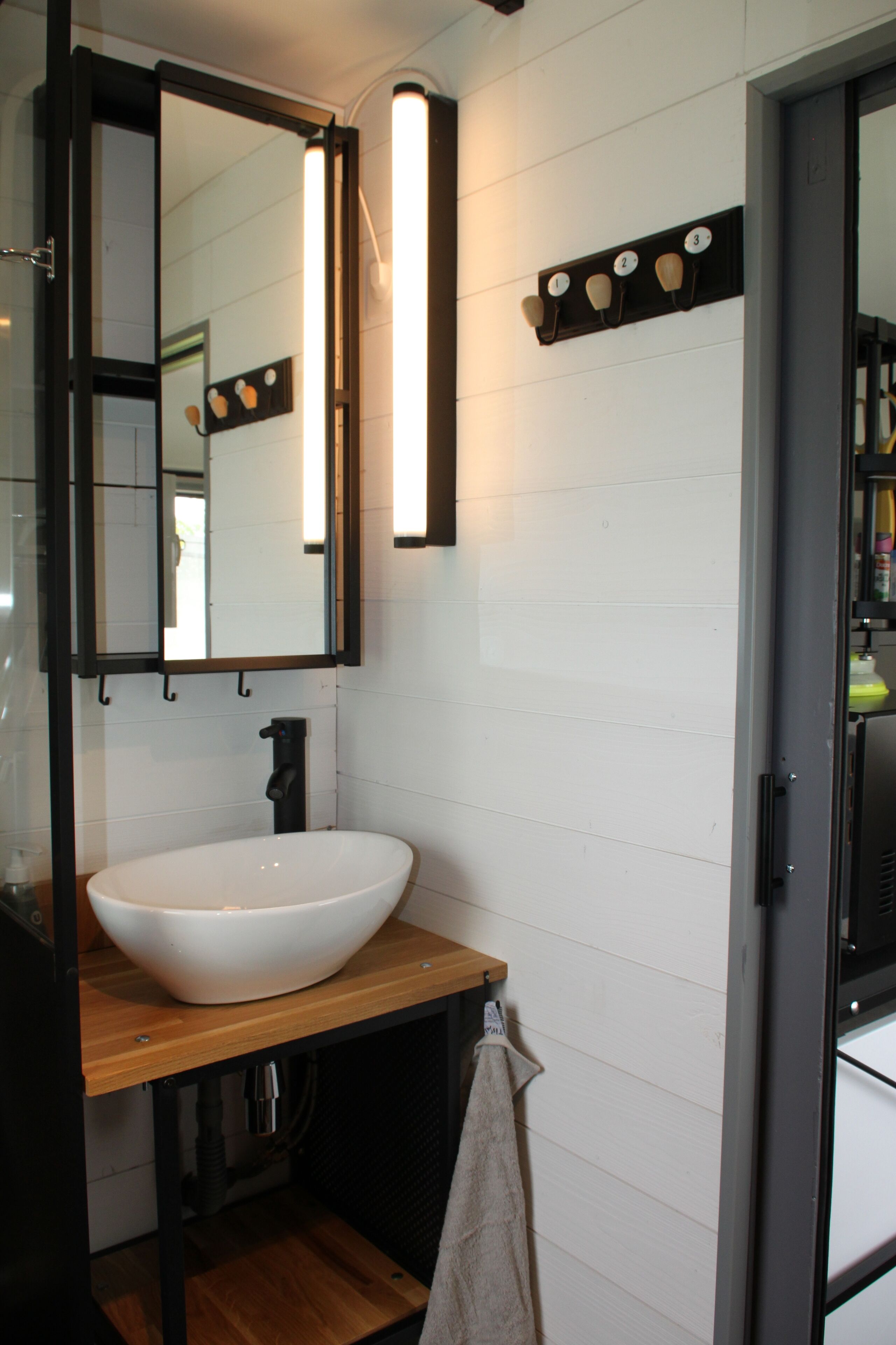 Loge des Clowns trailer & heated swimming pool