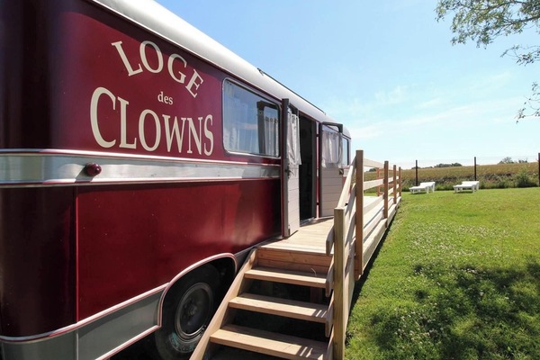 13 Gite la chevalerie 49170 roulotte loge des clowns