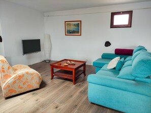 Smart-tv, pejs, bordtennisbord