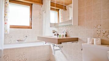 Ensemble douche/baignoire, serviettes fournies