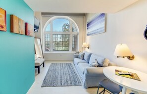 TV - The Exclusive Resort in Montauk (Montauk)