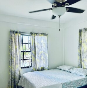 1 bedroom, in-room safe, desk, iron/ironing board - Panoramic View St George’s (Saint George's)