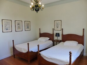 4 bedrooms, free WiFi