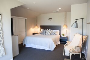 2 bedrooms, desk, iron/ironing board, free WiFi - Wine country living meets NYC style   (Sonoma)