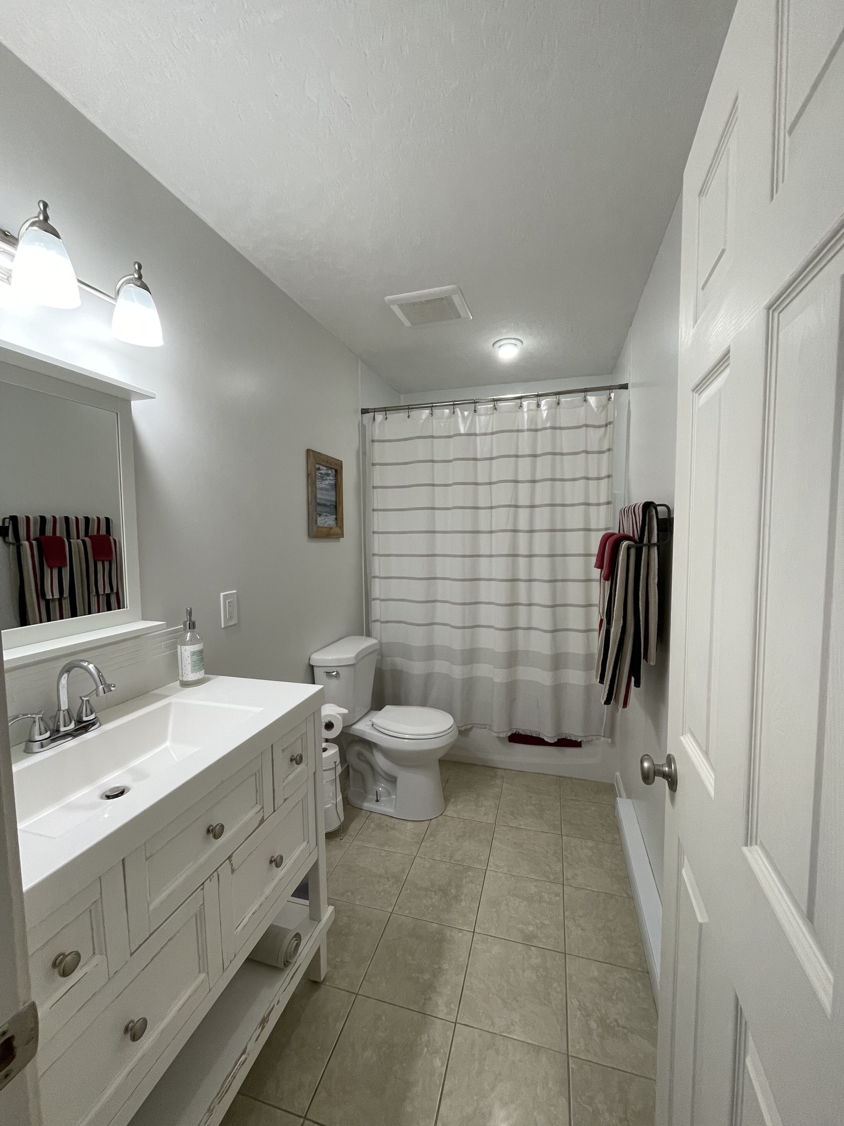 The Hideout | Cabins at Crowfoot Mtn - Mountain views with Hot tub