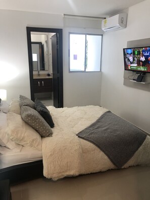 1 chambre, fer et planche à repasser, Wi-Fi gratuit, draps fournis