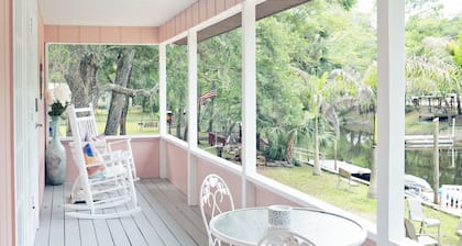 "Slow Tides" - Entire Cottage on the Suwannee River
