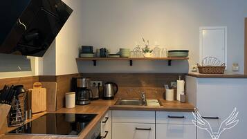 Kühlschrank, Ofen, Herdplatte, Geschirrspüler