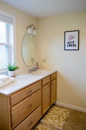 Hair dryer - Cozy Lake Eden Retreat|Hot Tub|Wifi|Games|Pets OK (Eden)