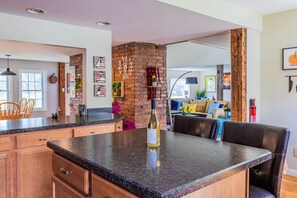 Dining - Cozy Lake Eden Retreat|Hot Tub|Wifi|Games|Pets OK (Eden)