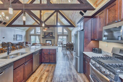 Lakeview Deck| Game Room | Multi- Pool | Boat Slip