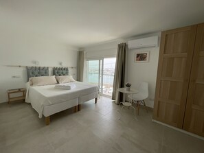 2 habitaciones, tabla de planchar con plancha y wifi gratis 