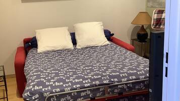 1 chambre, fer et planche Ă repasser, Wi-Fi, draps fournis