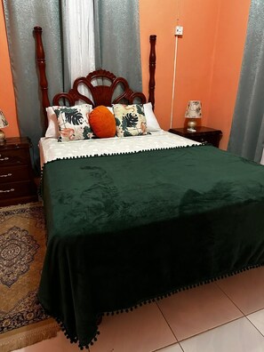 2 bedrooms, desk, iron/ironing board, travel cot