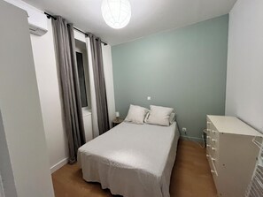 2 habitaciones, cuna de viaje, wifi gratis y ropa de cama 