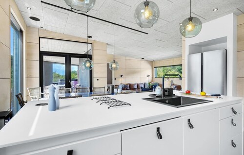 Beautiful home in Tranek ær with WiFi