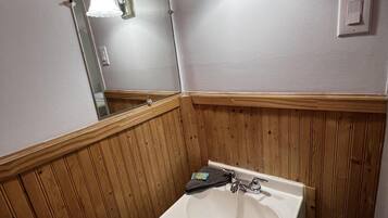 Een douche, handdoeken