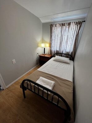 2 bedrooms, WiFi, bed sheets