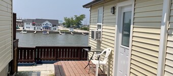Dock Life Beach 1 - Cottage 12, Riverview, 1 Bedroom, 3 min walk to Beach 1