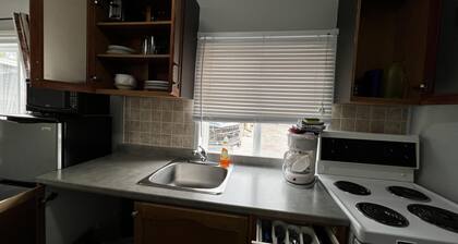 Dock Life Beach 1 - Cottage 14, Riverside Property, 1 Bdrm, 3min walk to Beach 1