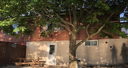 Dock Life Beach 1 - Walkout River 13, 5 bdrm Sleeps 14, 3 min walk to Beach 1
