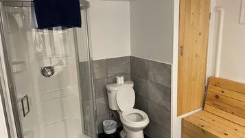 Douche, serviettes fournies