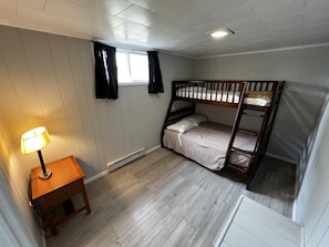 5 bedrooms, free WiFi, bed sheets