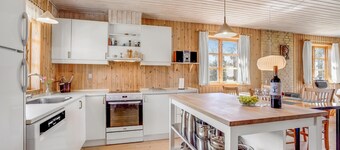 Beautiful home in Hals with WiFi
