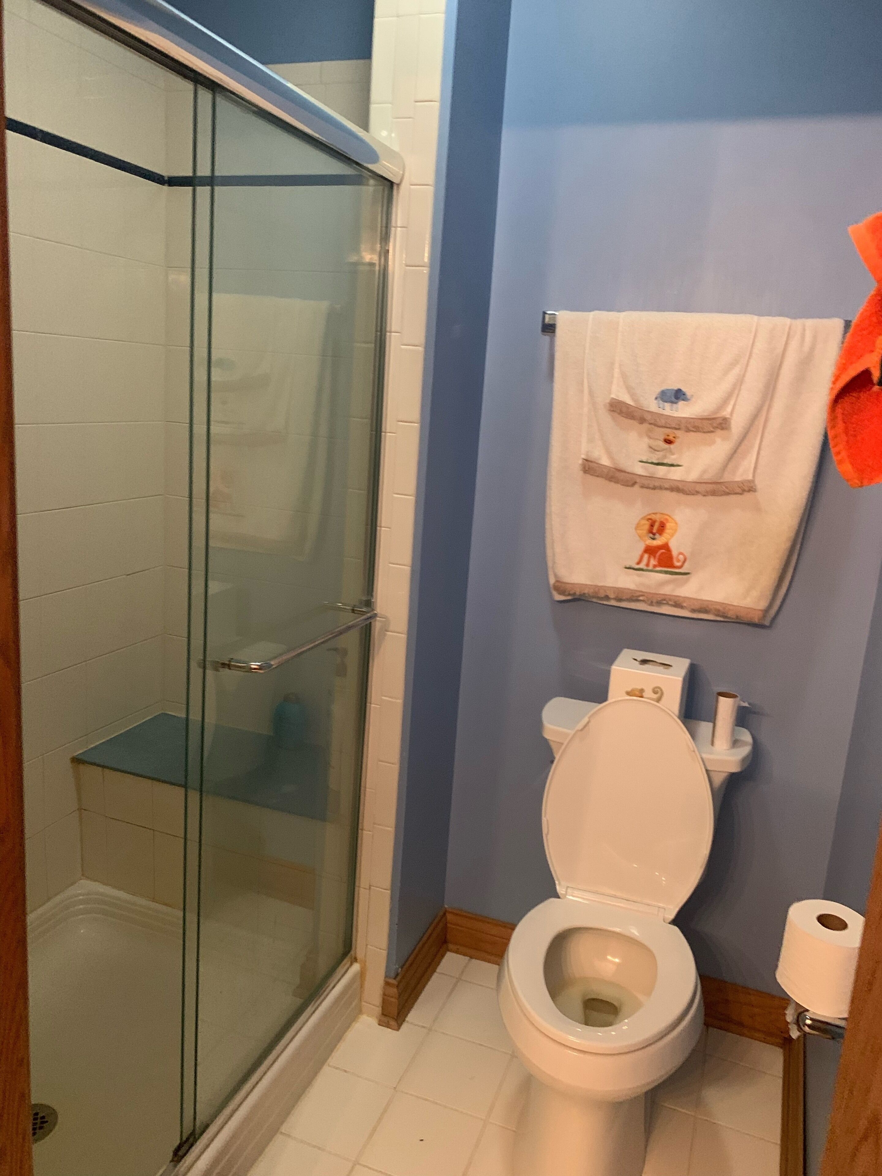 Mansion with Pool, theater, game room in a golf community!