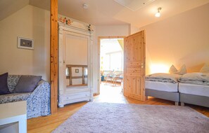 3 Schlafzimmer, Reisekinderbett, kostenloses WLAN, Bettwäsche