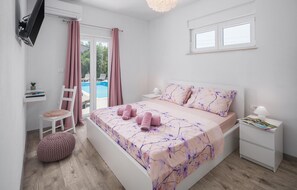 3 bedrooms, free WiFi, bed sheets