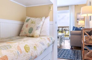 1 bedroom, desk, free WiFi, bed sheets