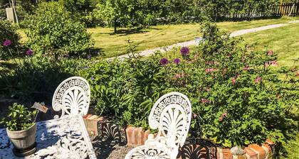 Awesome home in Hallstavik with WiFi