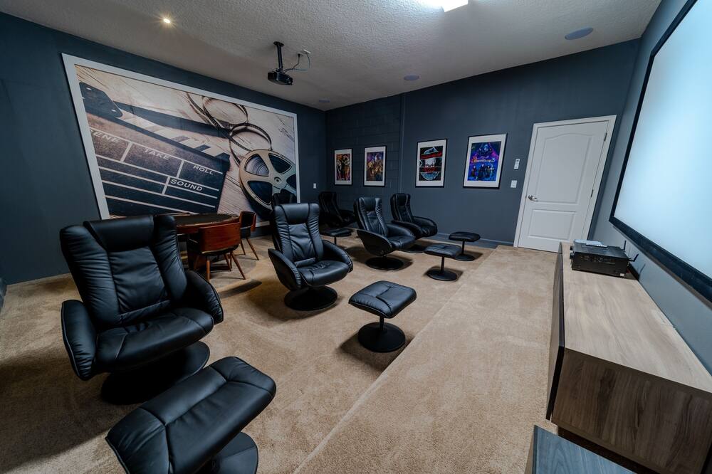 Villa Four Fun - Palatial TWELVE-Bedroom House w/pool near Disney