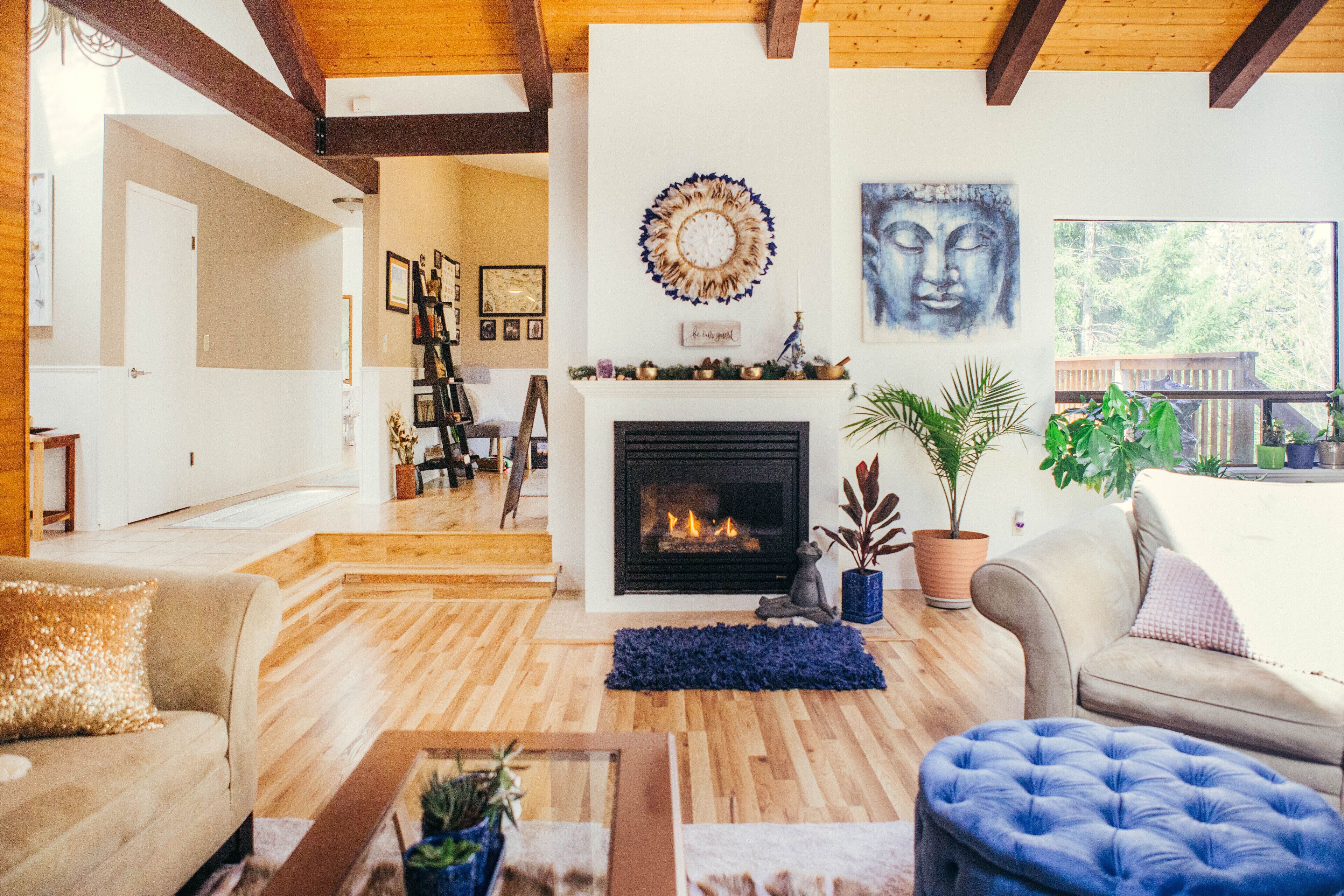 Forest Retreat ~ Pvt Creek Trail, 15 min to downtown