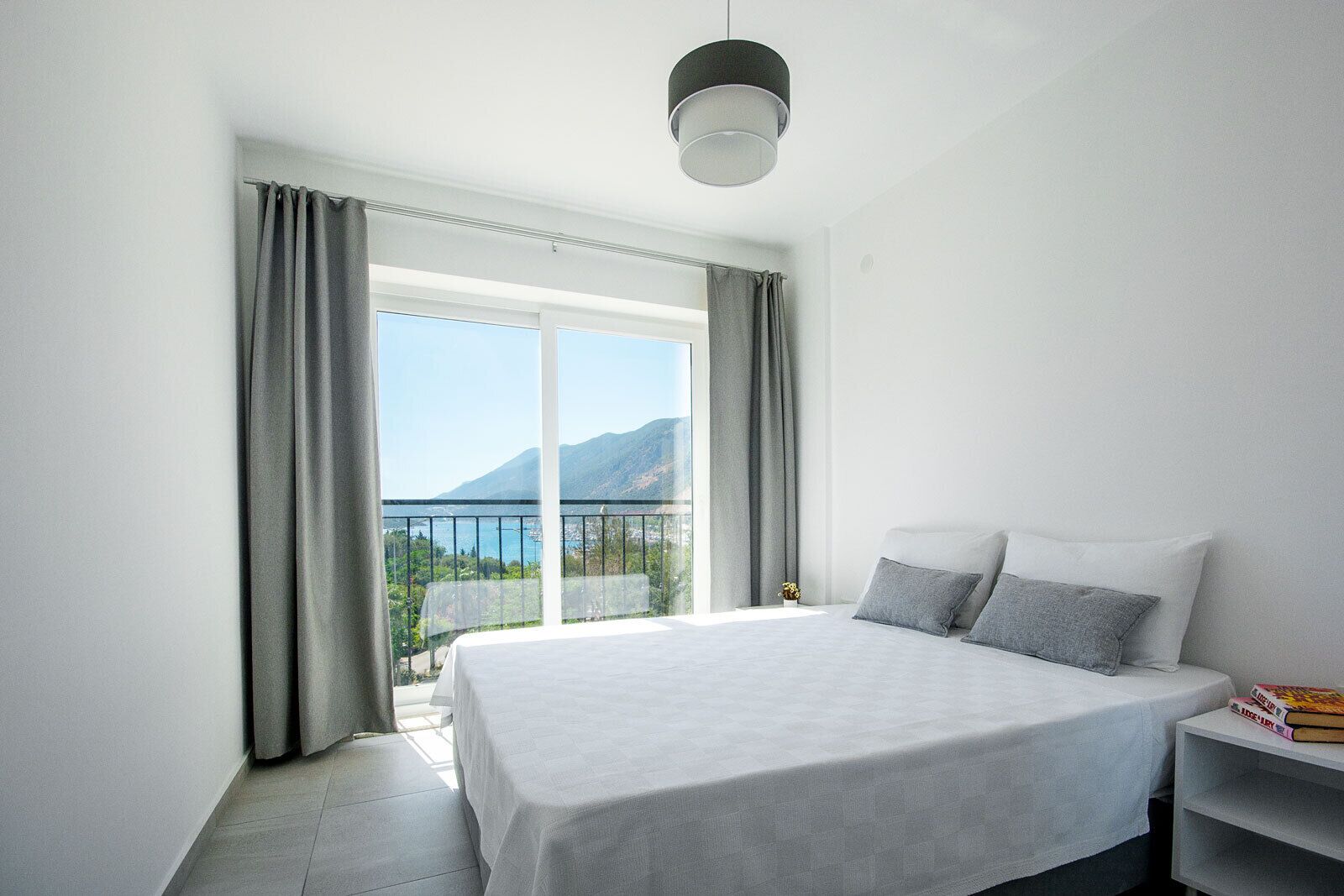 Premium bedding, soundproofing, iron/ironing board, free WiFi