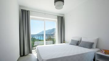 Premium bedding, soundproofing, iron/ironing board, free WiFi