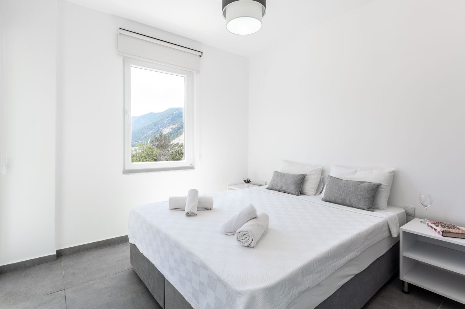 Deluxe Apartment, Sea View | Premium bedding, soundproofing, iron/ironing board, free WiFi
